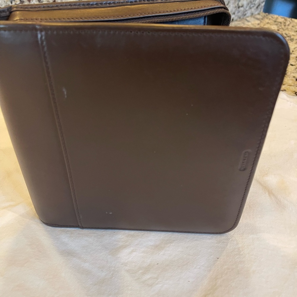 Coach Zip Organization Case
(7.5 x 7.5 inches)